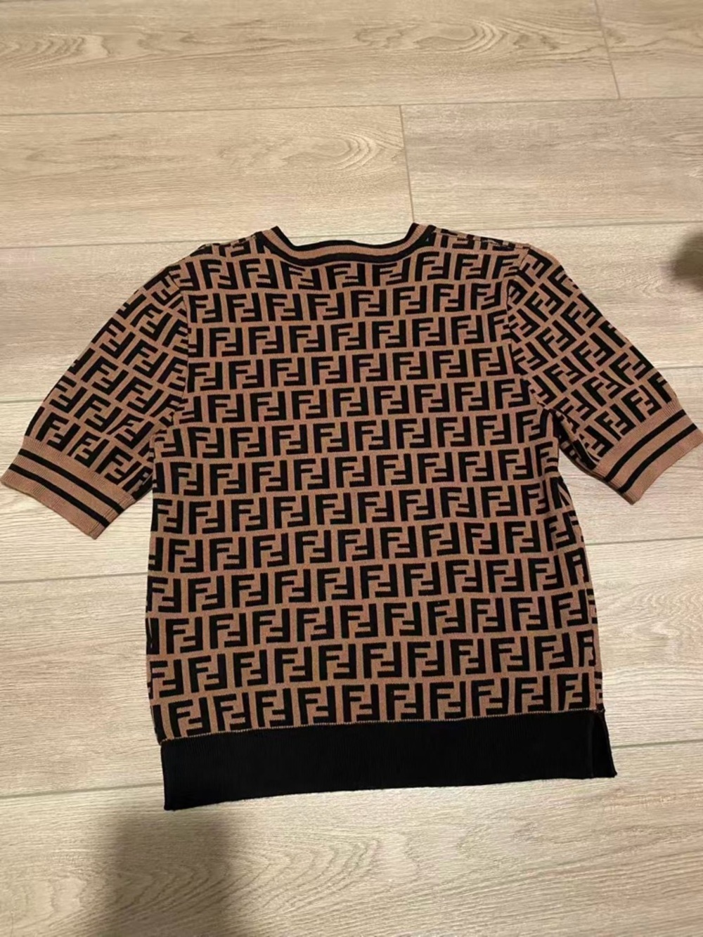 Authentic New Fendi Brown and Black Logo Sweater - Picture 4 of 7